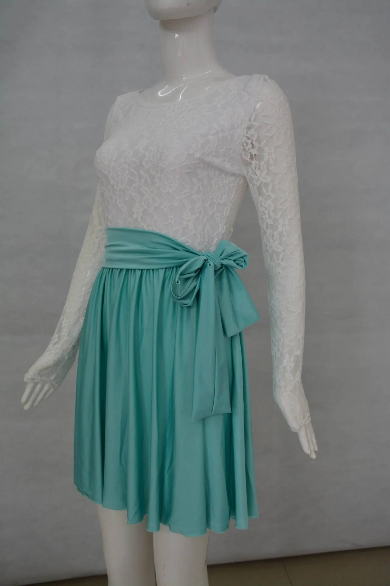 Clearance Scoop Long Sleeves Lace Patchwork Flared Pleated Short Dress